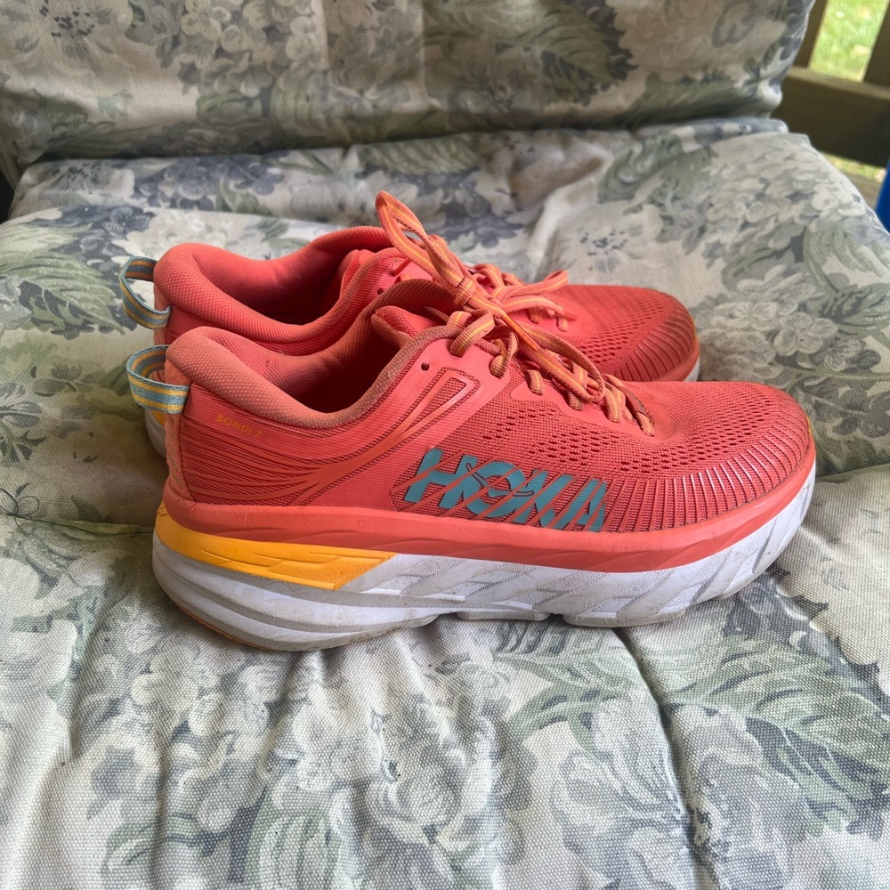 Size 8 HOKA, bondi , women’s , used like new condition! Worn maybe 4 times.